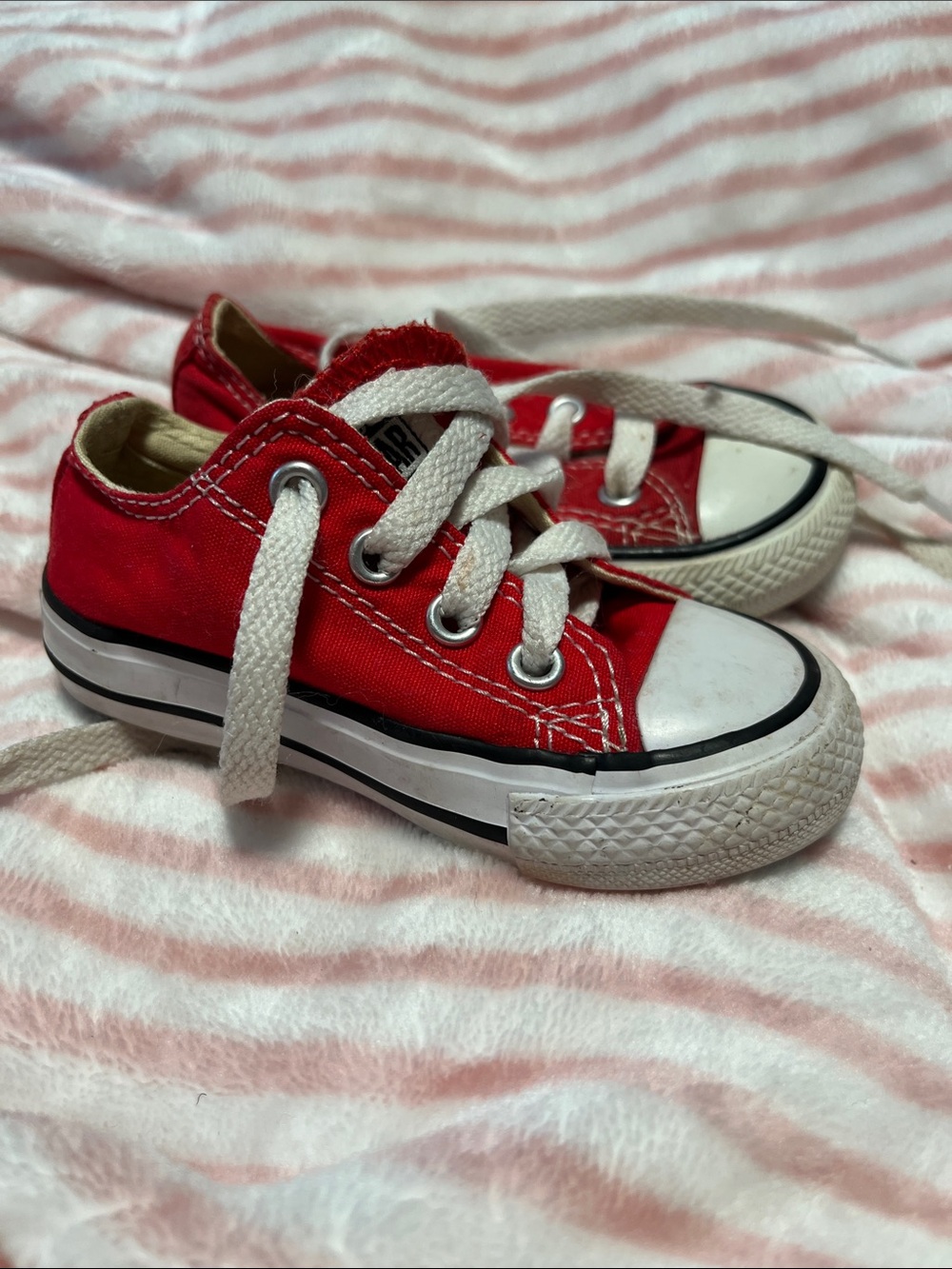 Converse Red Canvas Low-Top Kids Sneakers with White Laces